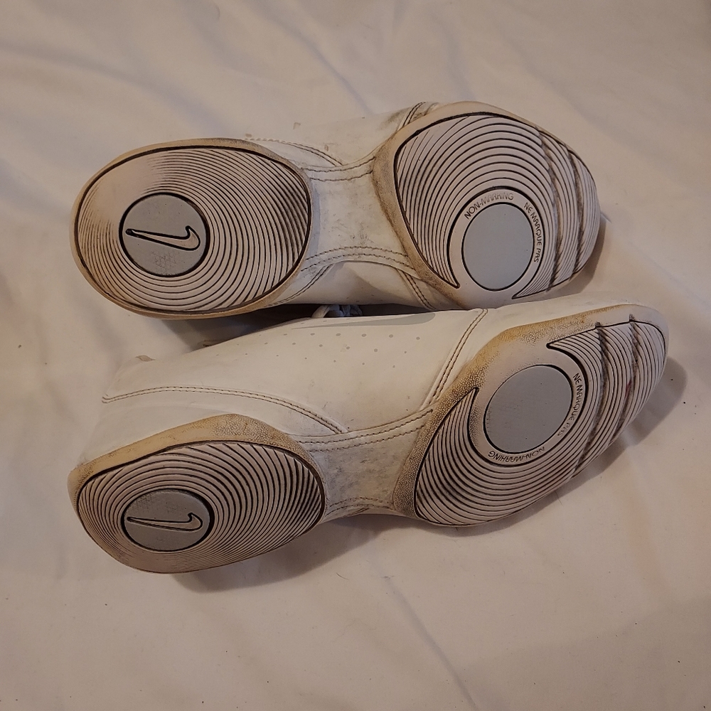 Nike Sideline Outdoor Cheer Shoes Gem